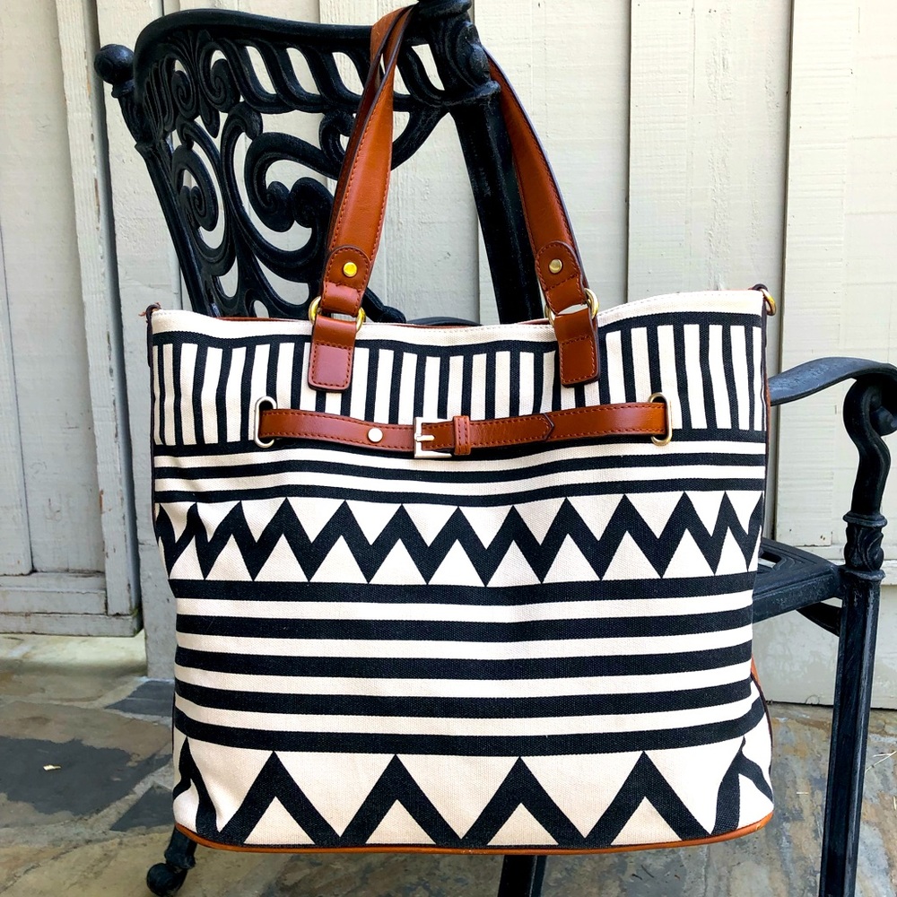 SOLE SOCIETY Cross Body/Shoulder Bag